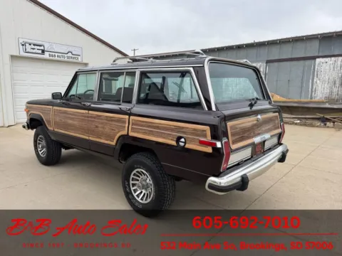 More photos of 1989 Jeep Grand Wagoneer 4WD at B & B Auto Sales, SD