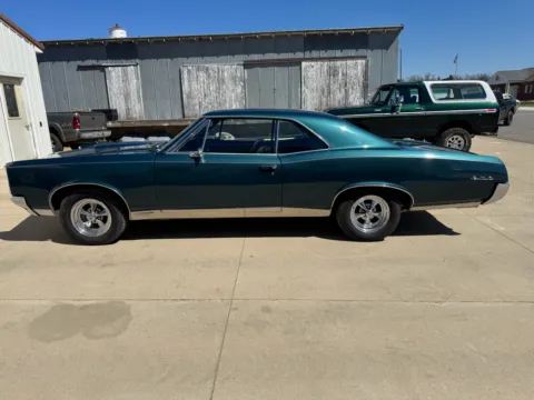 More photos of 1967 Pontiac GTO at B & B Auto Sales, SD