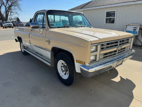 Photos of 1987 Chevrolet R20 for sale in Brookings, SD at B & B Auto Sales