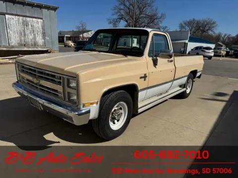 More photos of 1987 Chevrolet R20 Silverado at B & B Auto Sales, SD