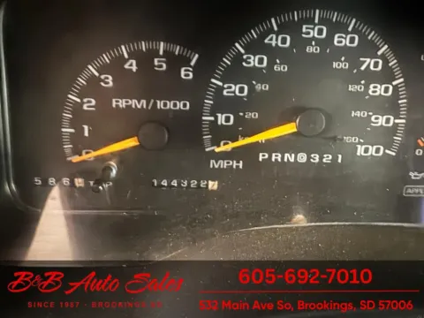 More photos of 1997 Chevrolet Suburban K2500 at B & B Auto Sales, SD