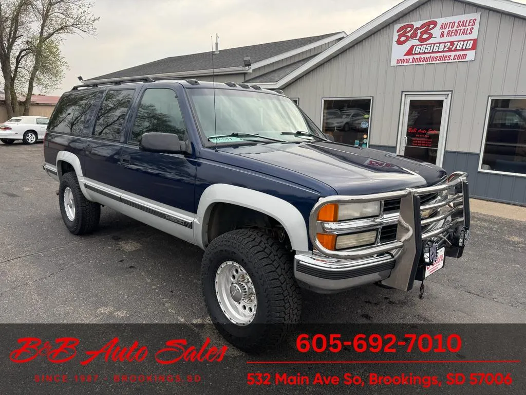 1997 Chevrolet Suburban K2500's photo