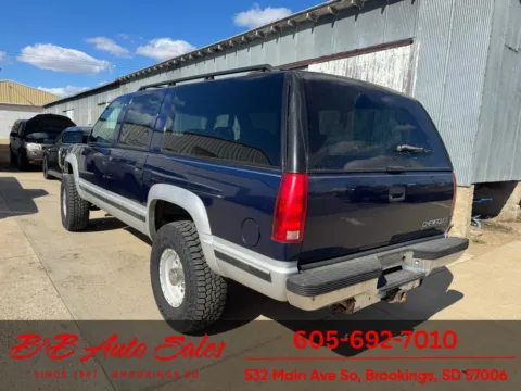 More photos of 1997 Chevrolet Suburban K2500 at B & B Auto Sales, SD