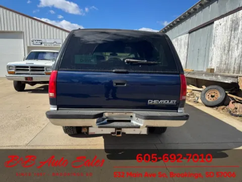 More photos of 1997 Chevrolet Suburban K2500 at B & B Auto Sales, SD