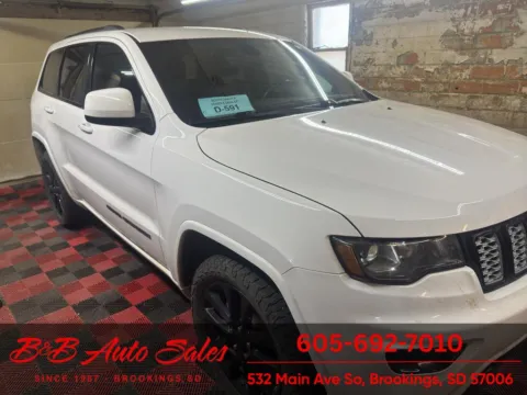 White 2018 Jeep Grand Cherokee Altitude for sale in Brookings, SD