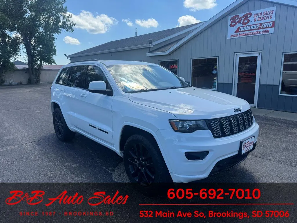 White 2018 Jeep Grand Cherokee Altitude for sale in Brookings, SD