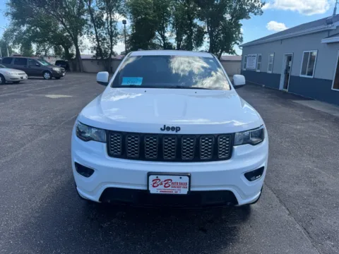 Photos of 2018 Jeep Grand Cherokee Altitude for sale in Brookings, SD at B & B Auto Sales
