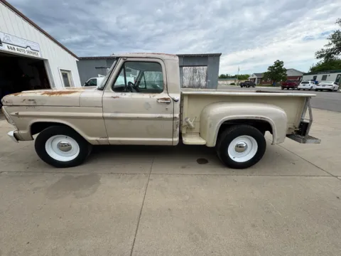 More photos of 1967 Ford F-100 at B & B Auto Sales, SD