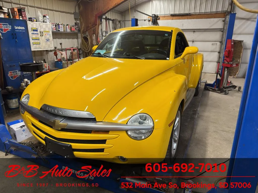 2003 Chevrolet SSR LS's photo