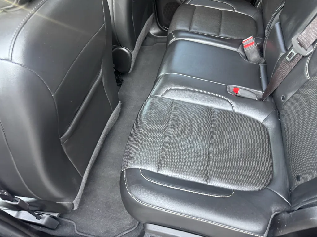 2023 GMC Acadia SLT - Photo 27