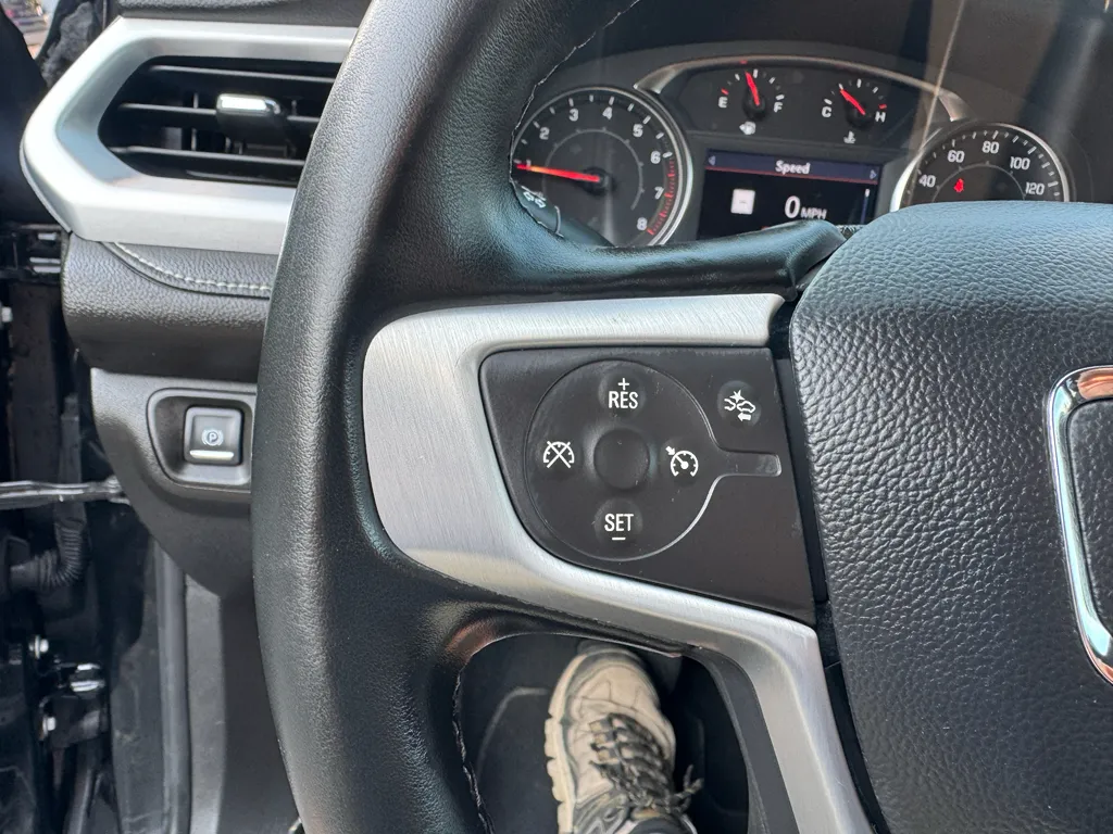 2023 GMC Acadia SLT - Photo 18