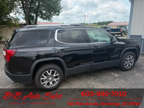 Black 2023 GMC Acadia SLT for sale in Brookings, SD
