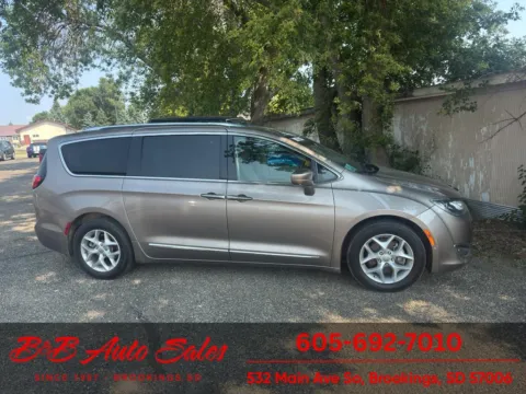 Silver 2018 Chrysler Pacifica Touring L Plus for sale in Brookings, SD