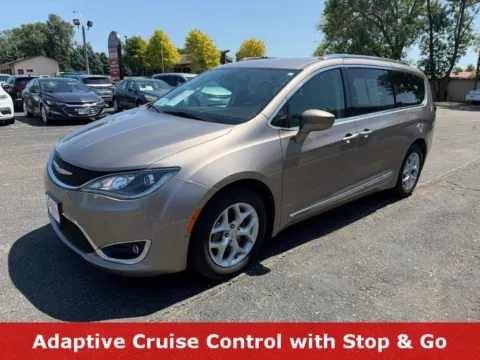 More photos of 2018 Chrysler Pacifica Touring L Plus at B & B Auto Sales, SD