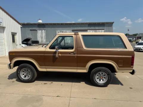 More photos of 1985 Ford Bronco at B & B Auto Sales, SD
