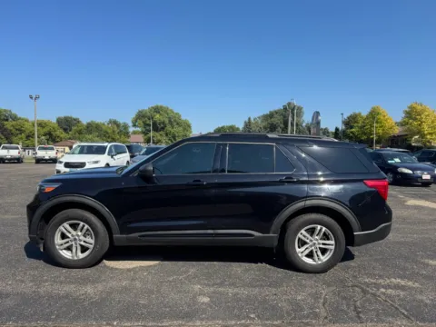 More photos of 2021 Ford Explorer XLT at B & B Auto Sales, SD