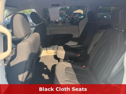 More photos of 2023 Chrysler Voyager LX at B & B Auto Sales, SD