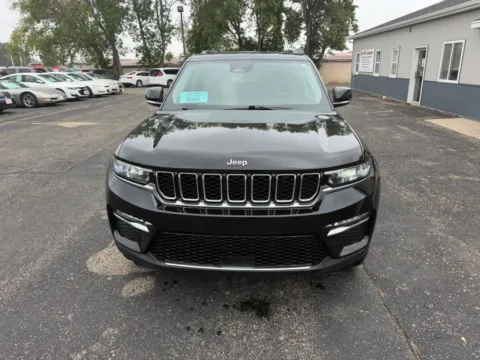 Photos of 2023 Jeep Grand Cherokee Limited for sale in Brookings, SD at B & B Auto Sales