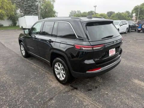 More photos of 2023 Jeep Grand Cherokee Limited at B & B Auto Sales, SD
