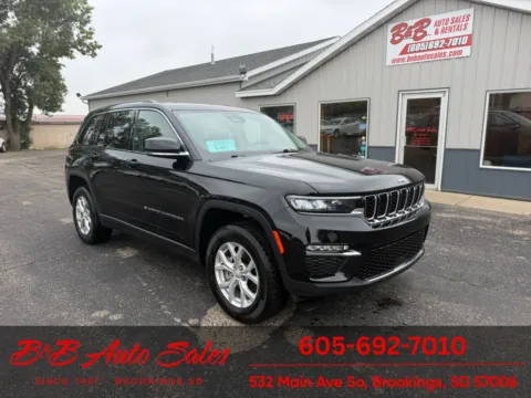 Black 2023 Jeep Grand Cherokee Limited for sale in Brookings, SD
