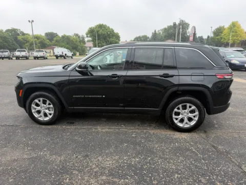 More photos of 2023 Jeep Grand Cherokee Limited at B & B Auto Sales, SD