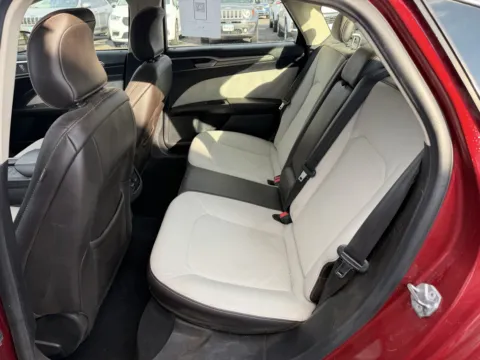 More photos of 2019 Ford Fusion SE at B & B Auto Sales, SD