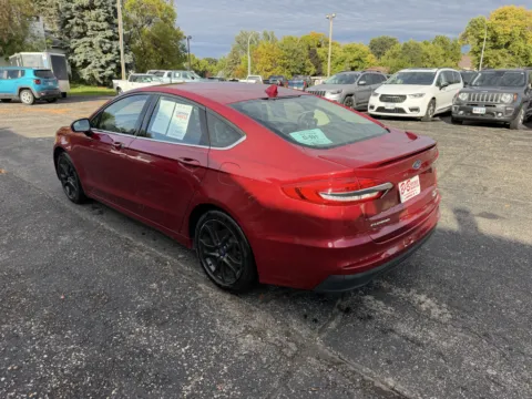 More photos of 2019 Ford Fusion SE at B & B Auto Sales, SD