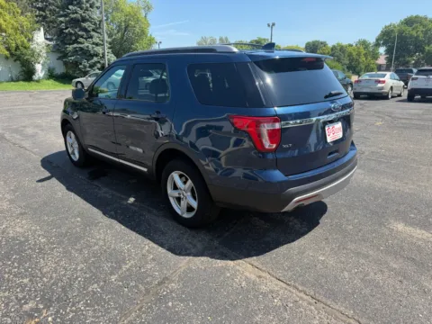 More photos of 2017 Ford Explorer XLT at B & B Auto Sales, SD