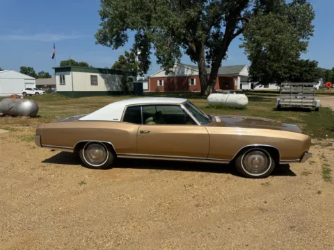 Photos of 1970 Chevrolet Monte Carlo for sale in Brookings, SD at B & B Auto Sales