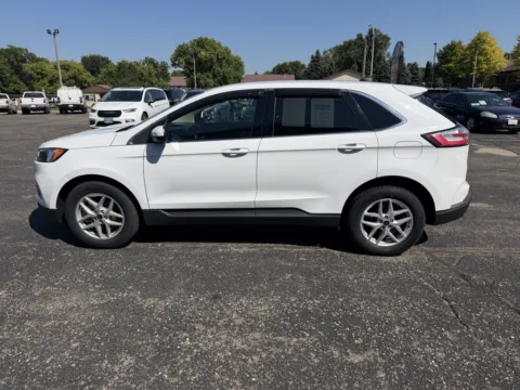 More photos of 2023 Ford Edge SEL at B & B Auto Sales, SD
