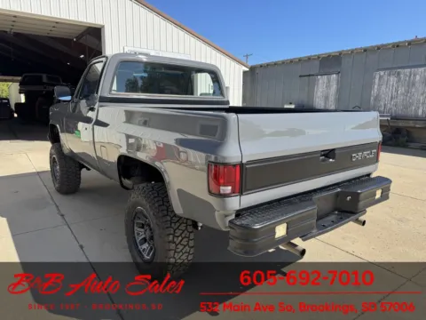 More photos of 1987 Chevrolet V10 at B & B Auto Sales, SD