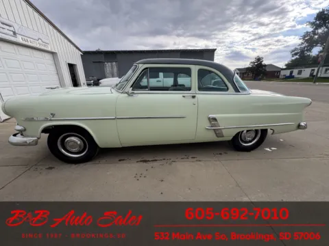 More photos of 1953 Ford Customline at B & B Auto Sales, SD