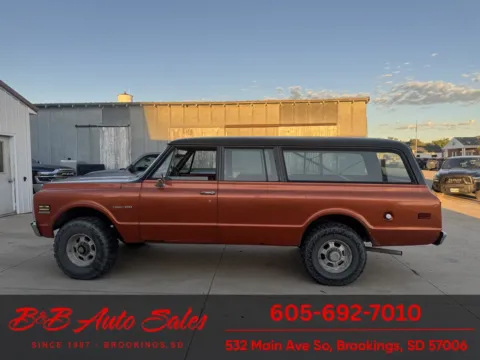 More photos of 1971 Chevrolet Suburban at B & B Auto Sales, SD