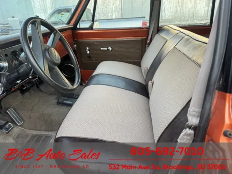 Photos of 1971 Chevrolet Suburban for sale in Brookings, SD at B & B Auto Sales