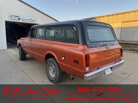 More photos of 1971 Chevrolet Suburban at B & B Auto Sales, SD