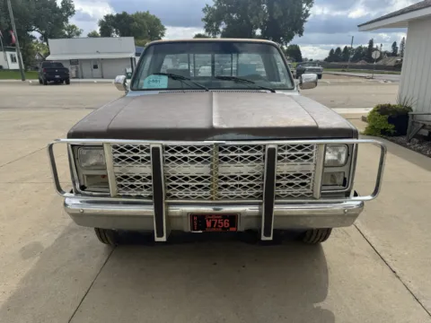 Photos of 1986 Chevrolet K20 for sale in Brookings, SD at B & B Auto Sales