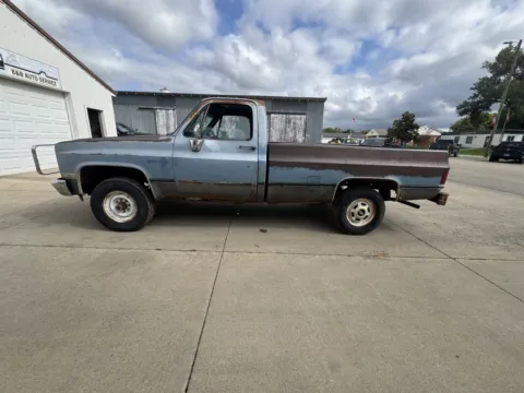 More photos of 1986 Chevrolet K20 at B & B Auto Sales, SD
