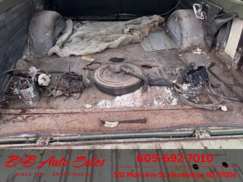 More photos of 1972 Chevrolet Suburban at B & B Auto Sales, SD