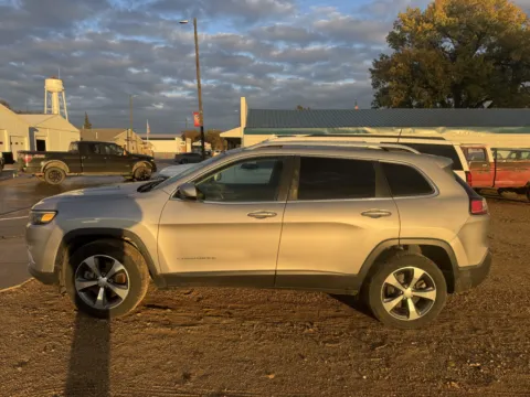Another view of 2019 Jeep Cherokee Limited for sale in Brookings, SD at B & B Auto Sales