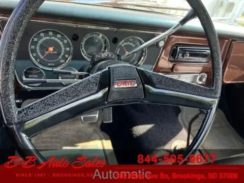 More photos of 1971 GMC K1500 Shortbox 4x4 at B & B Auto Sales, SD