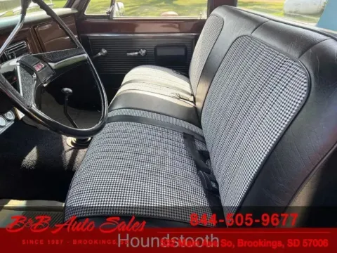 Photos of 1971 GMC K1500 Shortbox 4x4 for sale in Brookings, SD at B & B Auto Sales