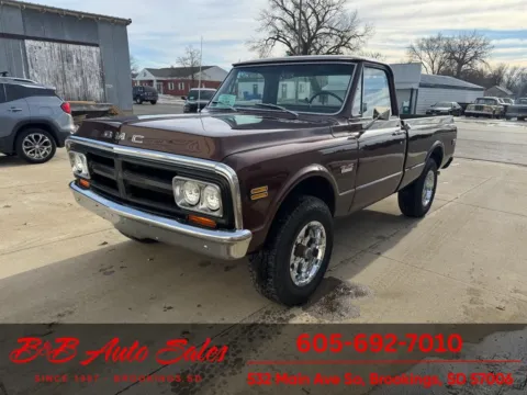 More photos of 1971 GMC K1500 Shortbox 4x4 at B & B Auto Sales, SD