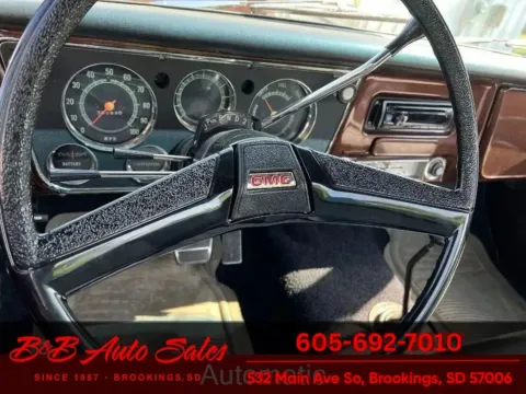 More photos of 1971 GMC K1500 Shortbox 4x4 at B & B Auto Sales, SD