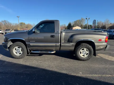 More photos of 1999 Chevrolet Silverado LS at B & B Auto Sales, SD