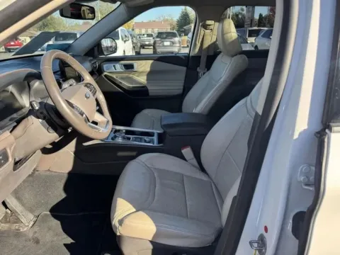 Photos of 2020 Ford Explorer Platinum for sale in Brookings, SD at B & B Auto Sales