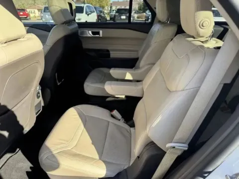 More photos of 2020 Ford Explorer Platinum at B & B Auto Sales, SD