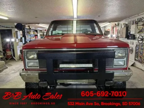 More photos of 1985 GMC K1500 4x4 at B & B Auto Sales, SD