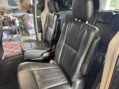 More photos of 2015 Chrysler Town & Country Touring at B & B Auto Sales, SD