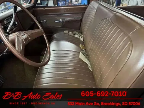 More photos of 1972 GMC C 2500 Sierra Grande at B & B Auto Sales, SD