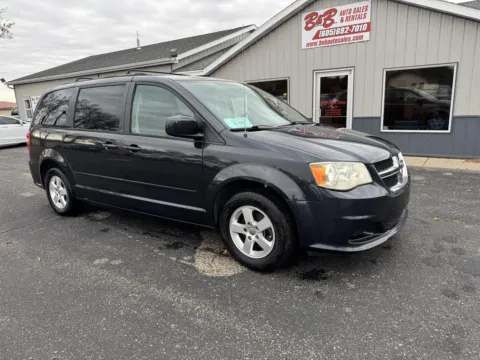 Gray 2013 Dodge Grand Caravan SXT for sale in Brookings, SD
